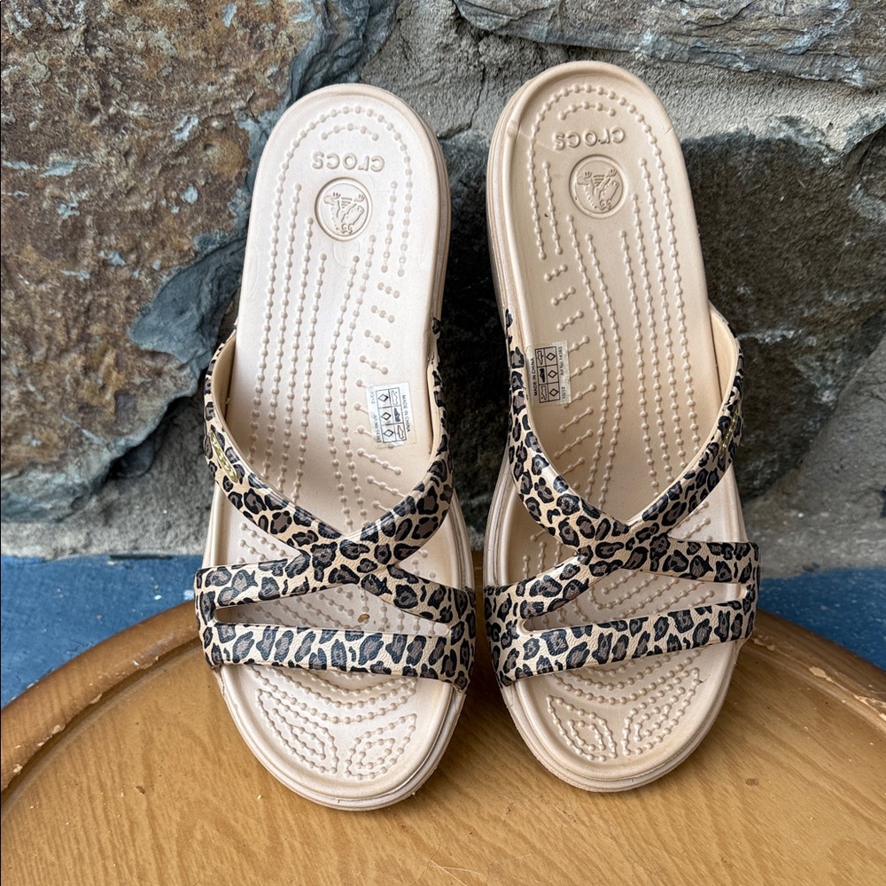 Crocs Women's Patricia II Criss Cross Wedge Slide Sandals in Tan Leopard Size 6
